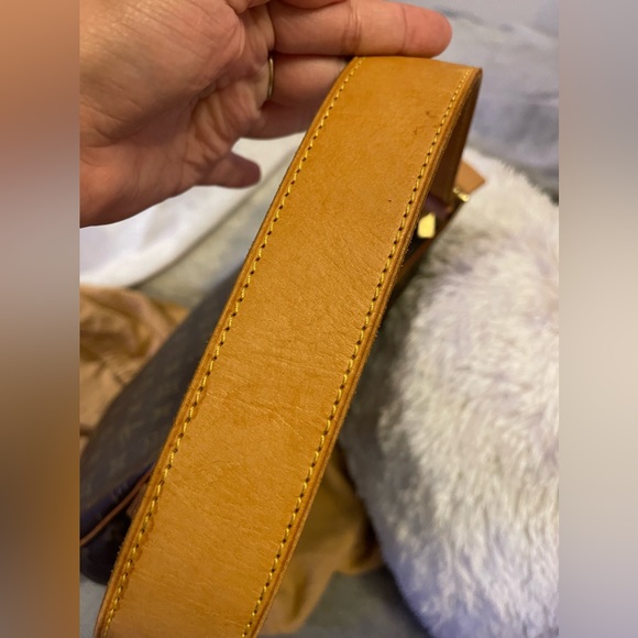 ❤️SOLD❤️✨RARE✨ Auth Preloved LOUIS VUITTON Croissant GM Shoulder Bag in Monogram - Picture 6 of 10